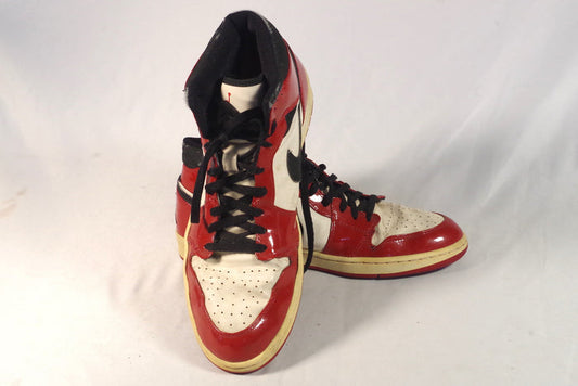 Air Jordan 1 Retro Patent 2003 Chicago Bulls Sneakers - Size 12.5